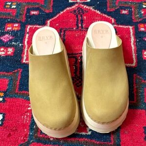 Bryr Chonk Clogs in Kelp 39/9